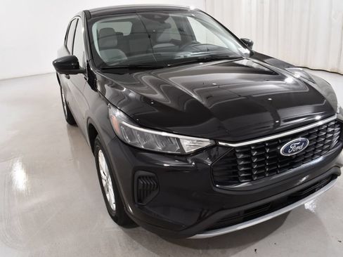 Used 2023 Ford Escape Active w/ Tech Pack #2 AWD/4WD image 4