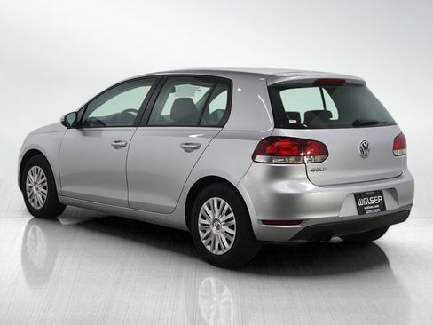 Used 2010 Volkswagen Golf 4-Door image 3