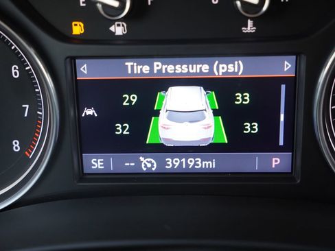 Certified 2023 Buick Enclave Essence image 35