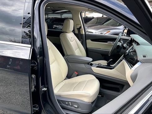 Used 2020 Cadillac XT6 Premium Luxury FWD image 9