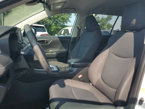 Used 2020 Toyota RAV4 LE w/ All Weather Liner Package AWD/4WD image 16