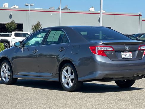Used 2014 Toyota Camry SE FWD image 7