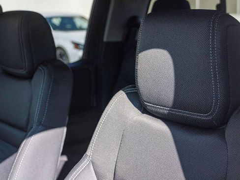 Used 2024 Nissan Frontier SV w/ SV Convenience Package image 24