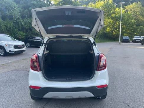 Used 2021 Buick Encore Preferred AWD/4WD image 26