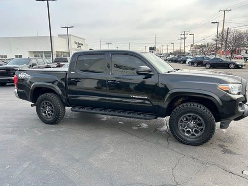 Used 2018 Toyota Tacoma SR5 image 5