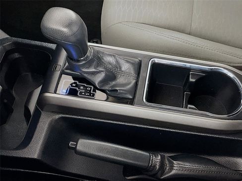 Used 2018 Toyota Tacoma SR5 image 19