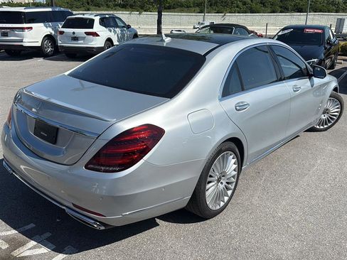 Used 2019 Mercedes-Benz S 560 Sedan image 3
