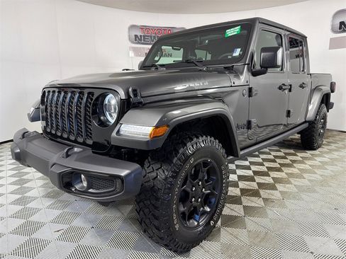 Used 2023 Jeep Gladiator Willys image 8