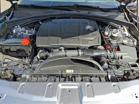 Certified 2025 Jaguar F-PACE R-Dynamic S image 27