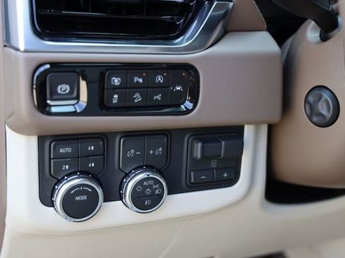 New 2026 GMC Yukon Denali w/ Denali Reserve Package image 19