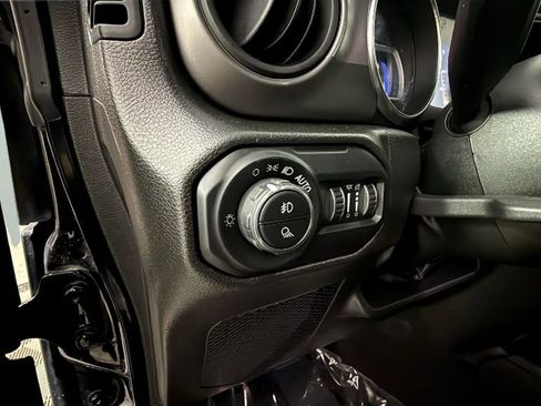 Used 2022 Jeep Gladiator Sport image 29