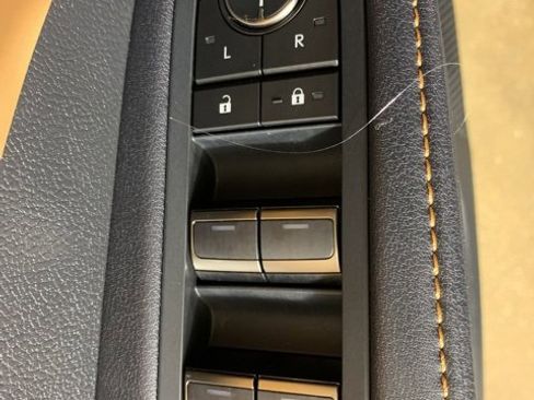 Used 2025 Lexus RX 350 w/ Convenience Package image 19