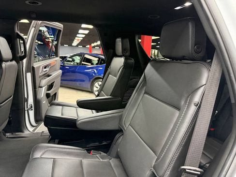 Used 2025 GMC Yukon Denali AWD/4WD image 38