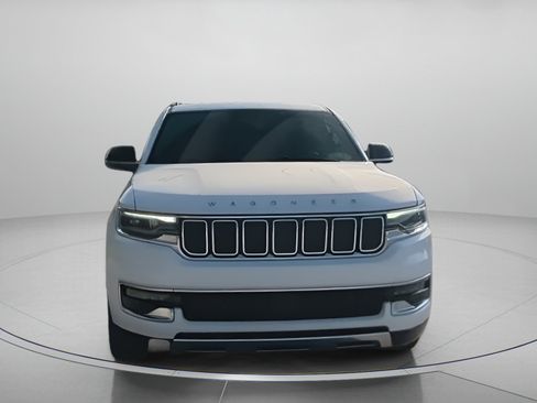Used 2023 Jeep Wagoneer L Series III w/ Preferred Equipment Group image 4