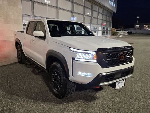 Used 2023 Nissan Frontier PRO-4X w/ Pro-4X Premium Package image 15