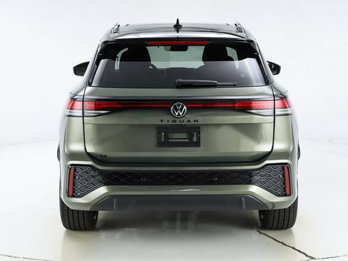 New 2026 Volkswagen Tiguan SE R-Line FWD image 47