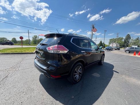 Used 2016 Nissan Rogue SL w/ SL Premium Package FWD image 3
