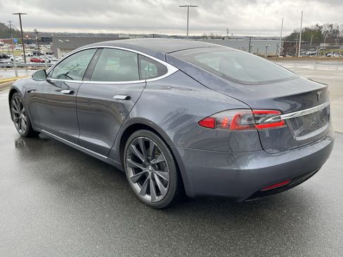 Used 2020 Tesla Model S Long Range Plus image 7