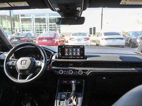 Used 2025 Honda CR-V Sport-L image 18