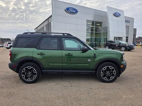 Certified 2025 Ford Bronco Sport Outer Banks w/ Outer Banks Tech Package+ AWD/4WD image 29
