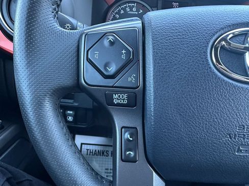 Used 2017 Toyota Tacoma TRD Off-Road w/ Tow Package (A/T) AWD/4WD image 19