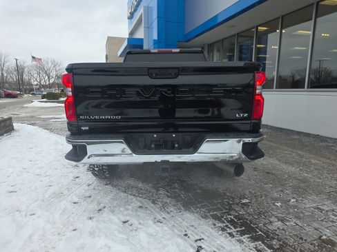 Used 2022 Chevrolet Silverado 2500 LTZ w/ Snow Plow Prep/Camper Package image 4