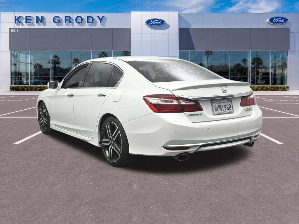 Used 2016 Honda Accord Touring image 7