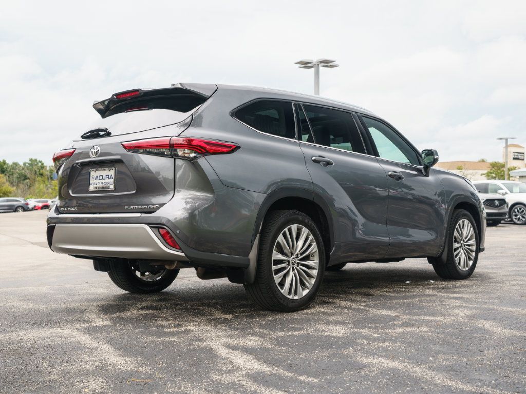 Used 2021 Toyota Highlander Platinum AWD/4WD image 11