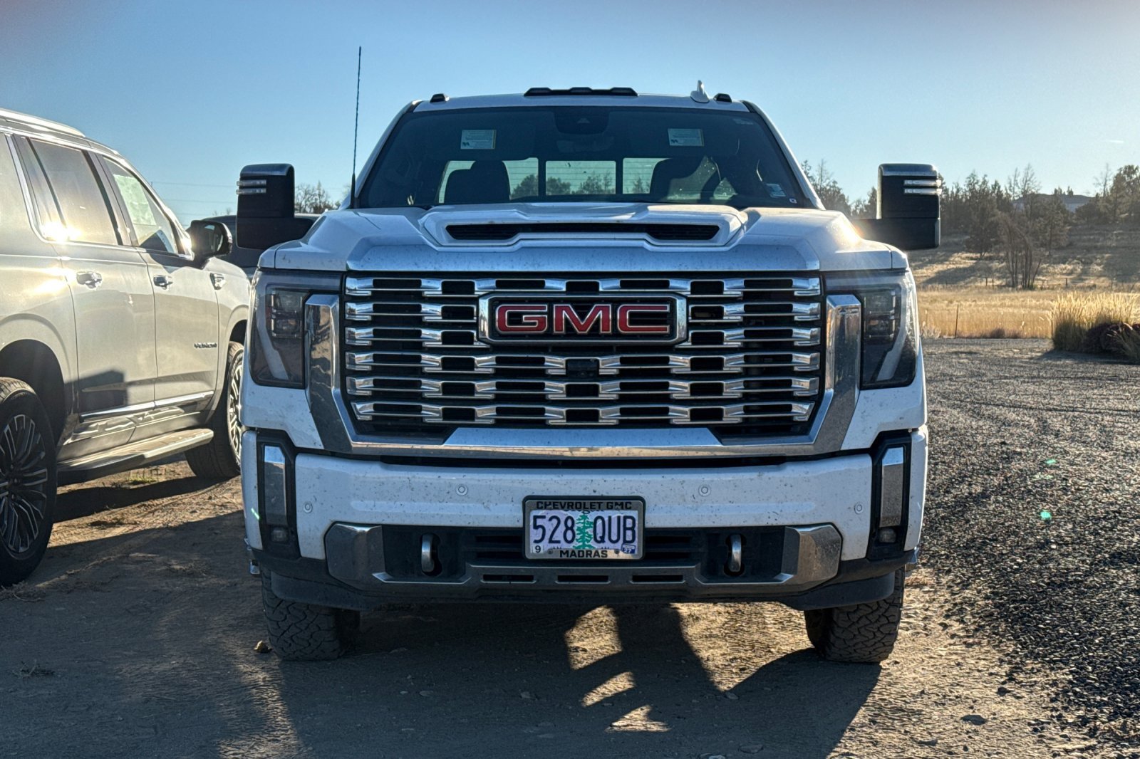 Used 2024 GMC Sierra 3500 Denali w/ Denali Reserve Package AWD/4WD image 2