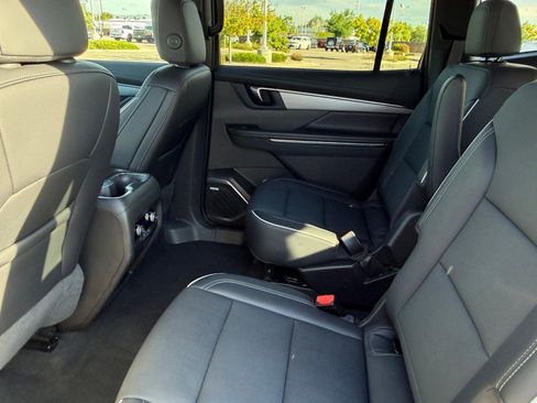 Used 2025 Buick Enclave Preferred FWD image 20