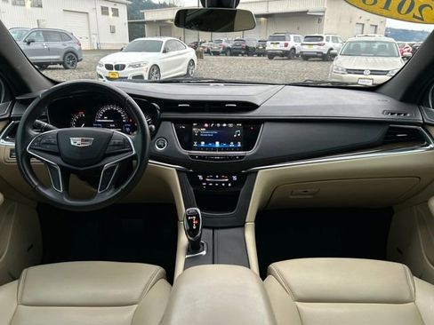 Used 2018 Cadillac XT5 FWD image 13