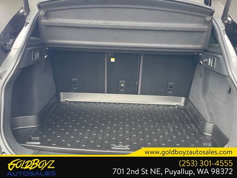 Used 2018 Jaguar F-PACE Premium image 15