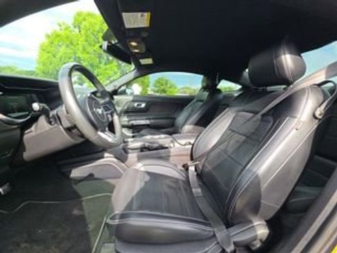 Used 2019 Ford Mustang GT Premium w/ GT Performance Package RWD image 9