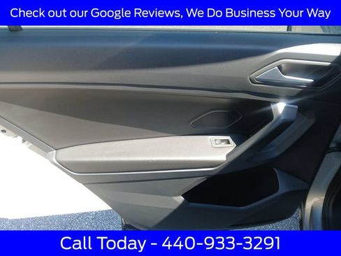 Used 2021 Volkswagen Tiguan SE AWD/4WD image 31