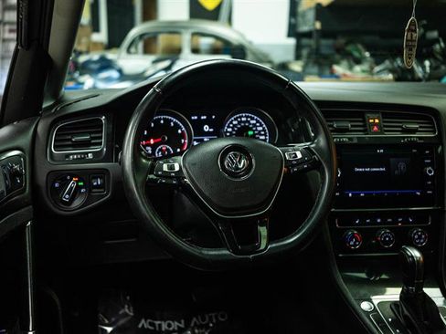 Used 2018 Volkswagen Golf 4-Door FWD image 15