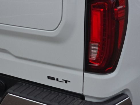 New 2026 GMC Sierra 1500 SLT w/ SLT Premium Package AWD/4WD image 22