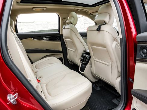 Used 2019 Lincoln Nautilus Reserve image 38