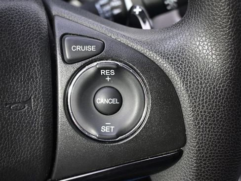 Used 2018 Honda HR-V EX image 31