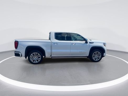 Used 2022 GMC Sierra 1500 Denali w/ Denali Premium Package AWD/4WD image 9
