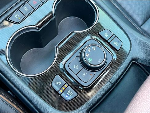 Used 2022 GMC Acadia AT4 w/ Technology Package image 21