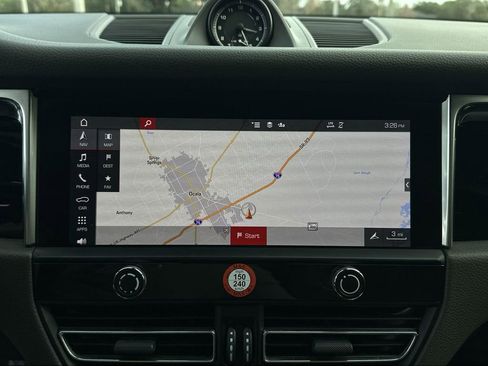 Used 2023 Porsche Macan image 22