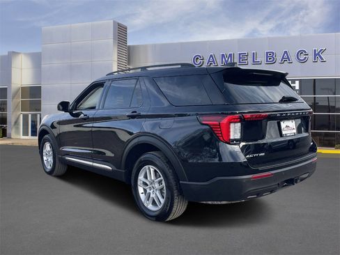 Certified 2025 Ford Explorer Active image 3