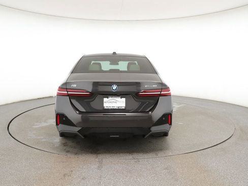 Used 2024 BMW i5 eDrive40i w/ M Sport Package image 4