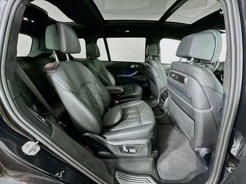 Used 2024 BMW X7 xDrive40i w/ Premium Package image 35