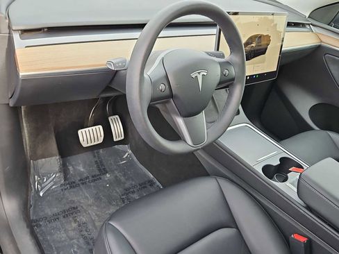 Used 2022 Tesla Model Y Performance image 10