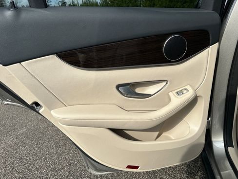 Certified 2022 Mercedes-Benz GLC 300 w/ Premium Package Lite image 28