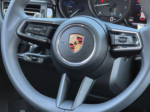 Certified 2026 Porsche Macan AWD/4WD image 23