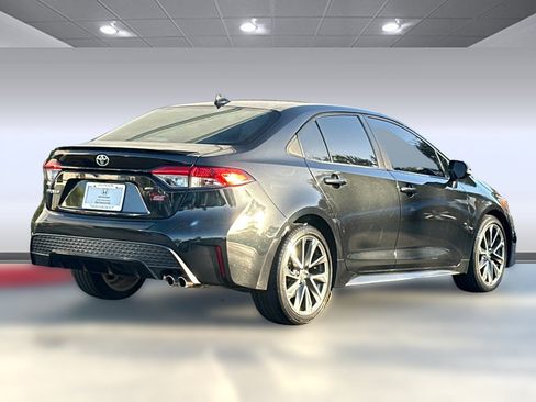 Used 2021 Toyota Corolla SE image 8