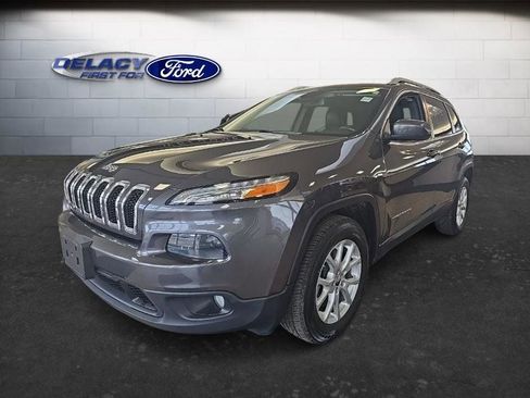 Used 2018 Jeep Cherokee Latitude Plus w/ Cold Weather Group image 1