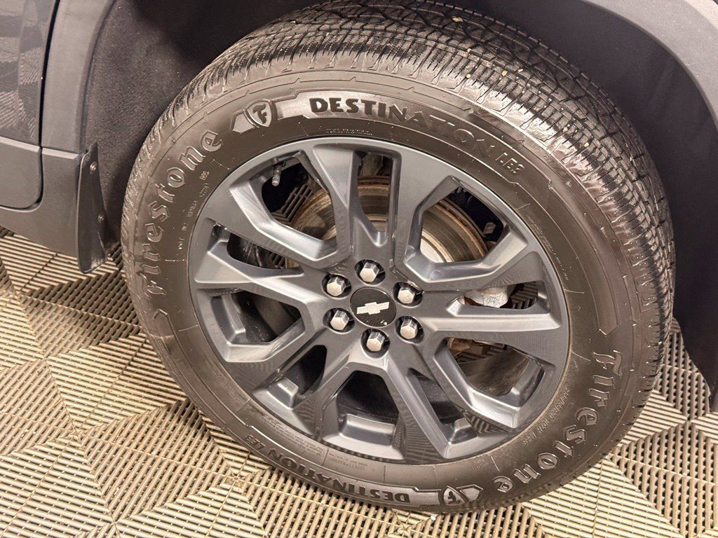 Used 2019 Chevrolet Traverse RS w/ LPO, Floor Liner Package FWD image 11